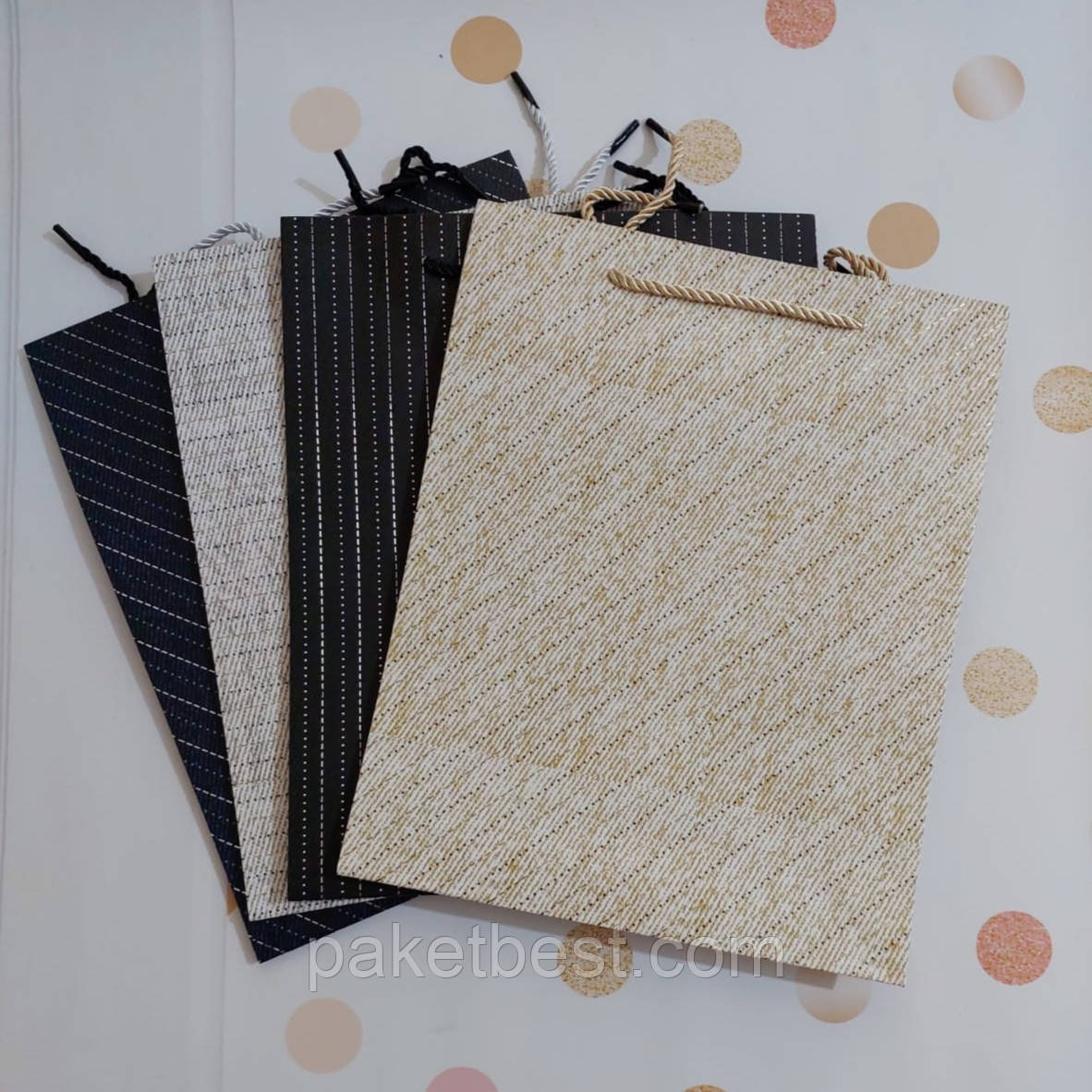 Картонний Пакет "Мікс 4 картинки" 26х32х12 см