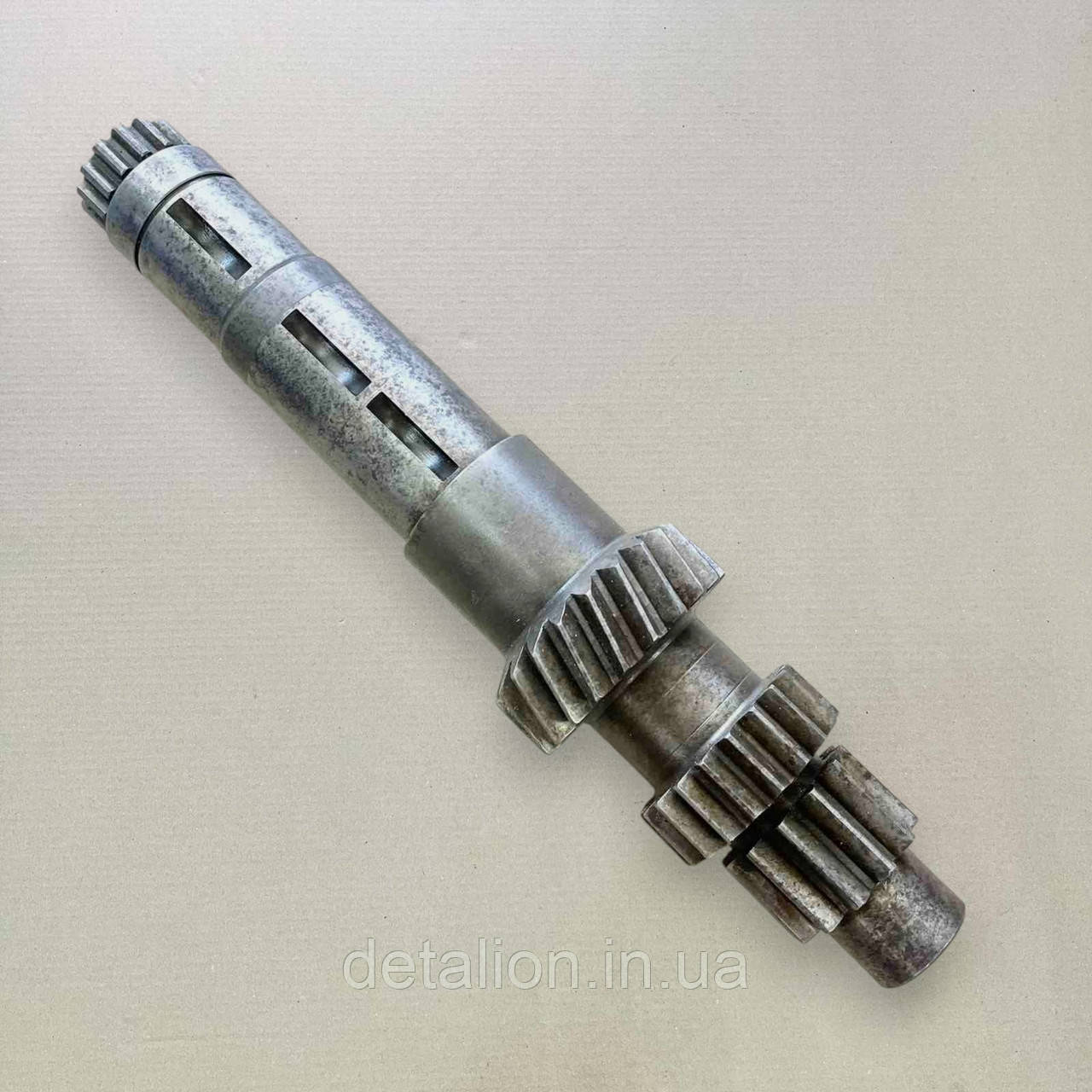 Вал проміжний КПП КАМАЗ 142.1701048, фото 1
