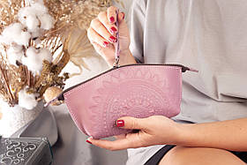 Шкіряна косметичка в кольорі чайна роза з тисненням Сонечко