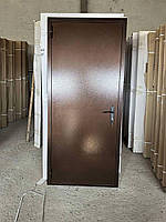 Надійні двері для господарських будівель і підсобних приміщень