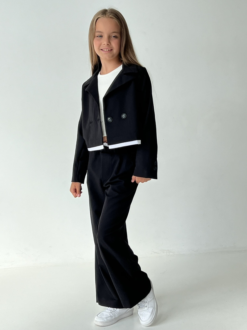 Підлітковий костюм-трійка для дівчаток.