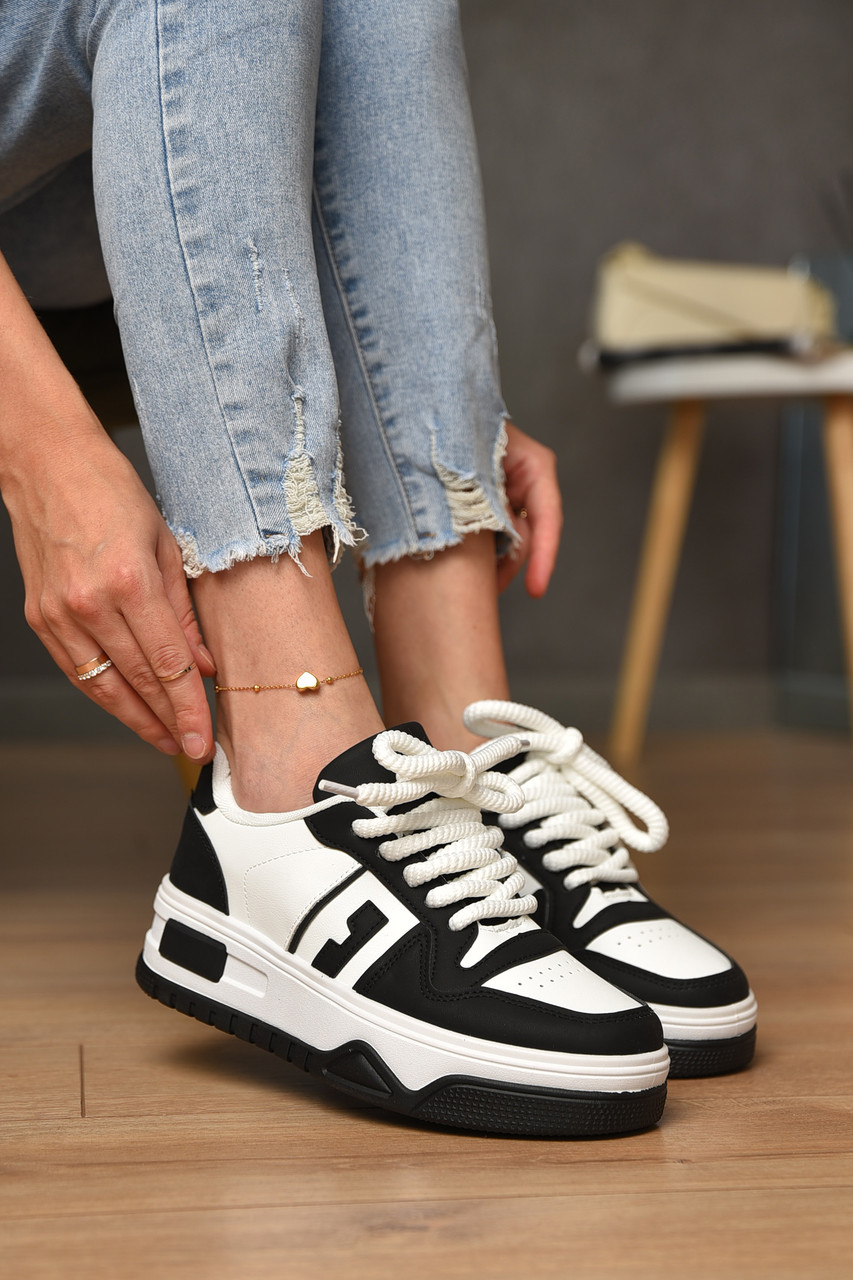 Кросівки жіночі чорно-білого кольору на шнурівці 172475T Безкоштовна доставка, фото 1