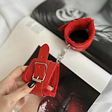 Червоні наручники для сексуальних ігор, Садо мазо наручники з хутра, БДСМ для рольових ігор, Інтимні іграшки, фото 5