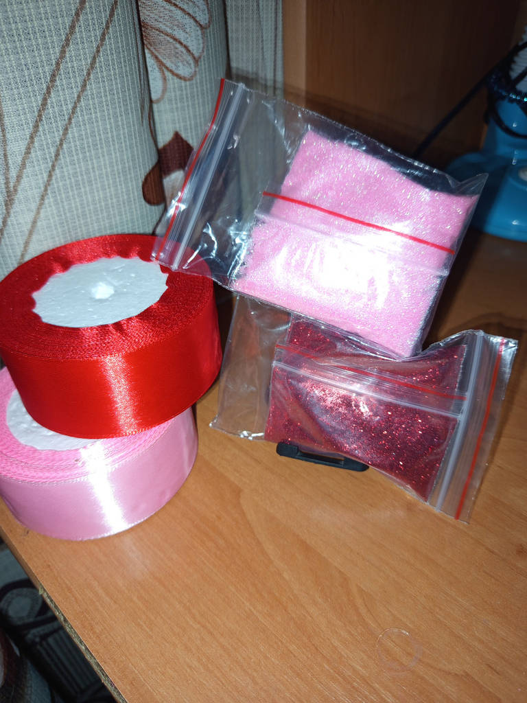 Атласна стрічка 4 см/23 м/ Колір червоний - фото покупців 1