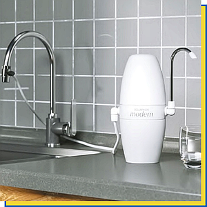 Настільний фільтр води Аквафор Модерн Вик.2