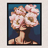Алмазна мозаїка/вишивка Дівчина в півоніях з голограмними стразами 40*50 см Ідейка AMO 7989, фото 4