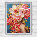 Алмазна мозаїка/вишивка Дівчина з квітами з голограмними стразами 40*50 см Ідейка AMO 8004, фото 6