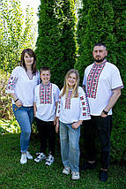 Π§ΠΎΠ»ΠΎΠ²ΡΡΠ° Π²ΠΈΡΠΈΠ²Π°Π½ΠΊΠ° Π· ΠΊΠΎΡΠΎΡΠΊΠΈΠΌ ΡΡΠΊΠ°Π²ΠΎΠΌ Π±ΡΠ»Π° Π· ΡΠ΅ΡΠ²ΠΎΠ½ΠΎ ΡΠΎΡΠ½ΠΎΡ Π²ΠΈΡΠΈΠ²ΠΊΠΎΡ Ρ
ΡΠ΅ΡΡΠΈΠΊΠΎΠΌ Ρ ΠΊΠ»Π°ΡΠΈΡΠ½ΠΎΠΌΡ ΠΎΡΠ½Π°ΠΌΠ΅Π½ΡΡ, ΡΠΎΡΠΎ 5