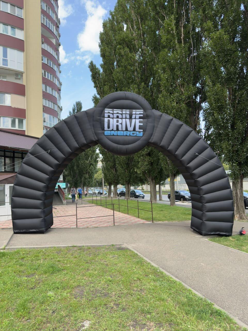 Надувна арка рекламна промо конструкція чорна 5x3 м з логотипом