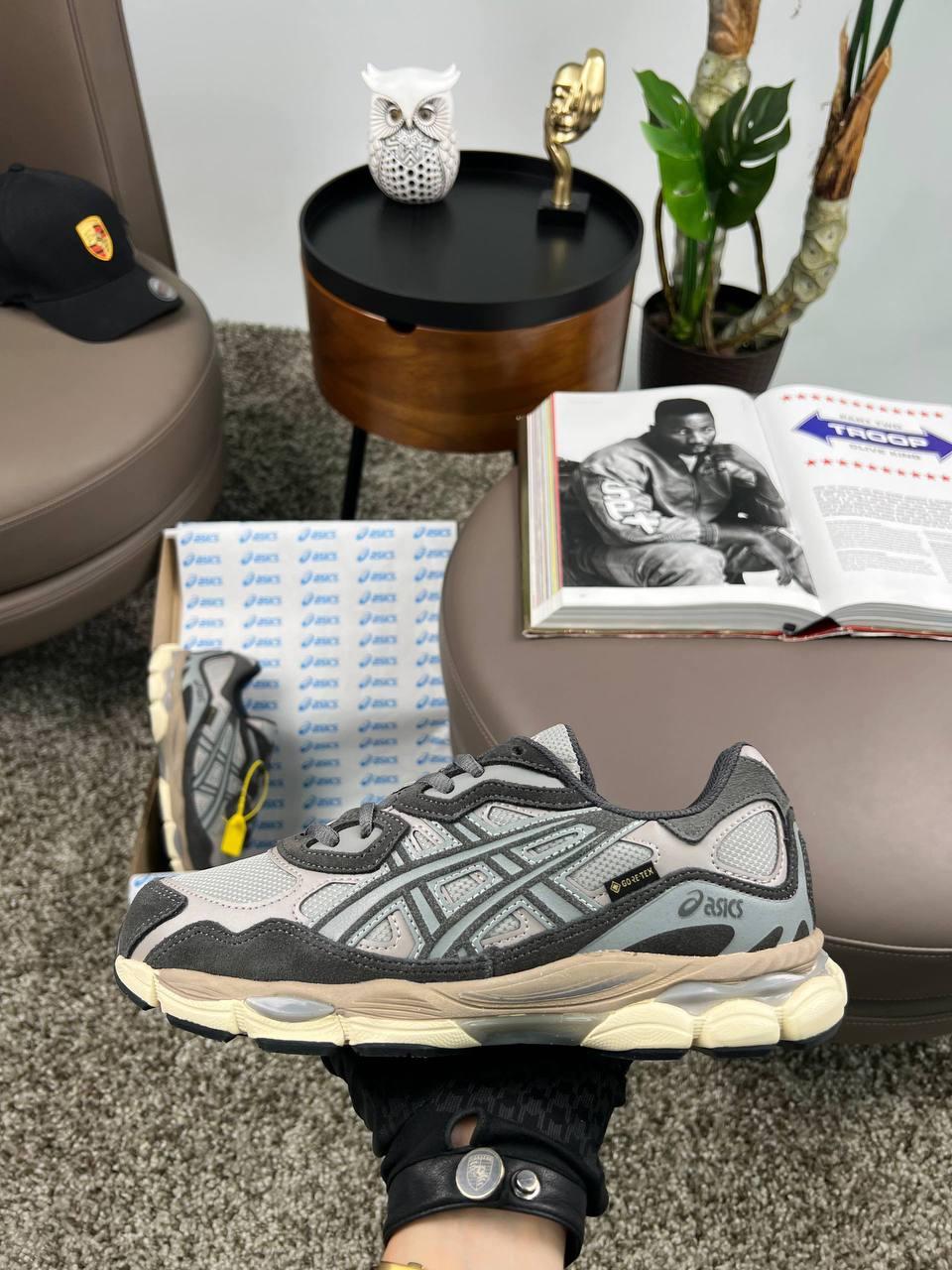 Чоловічі кросівки ASICS Gel-NYC GTX Grey Beige, чоловічі кеди Асікс шкіра замша текстиль сірі. Чоловіче взуття, фото 1