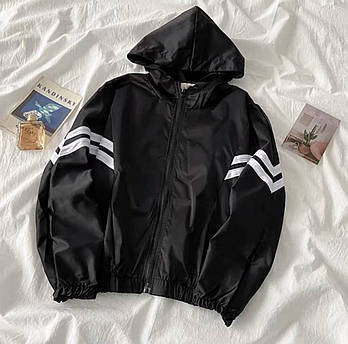 Жіноча молодіжна куртка-вітровка