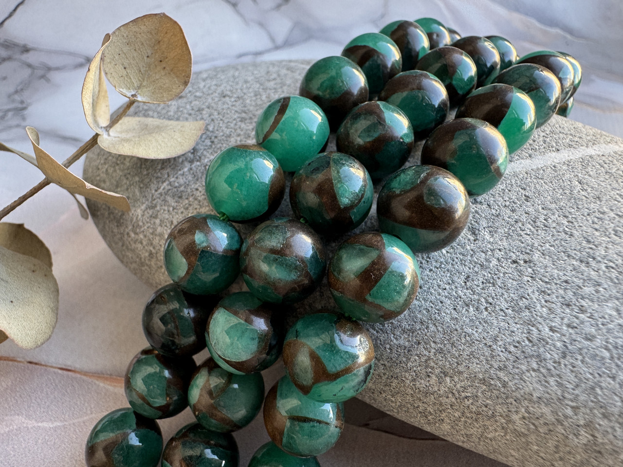 Халцедон 10 мм зелений із золотом, круглий 1 шт., фото 1