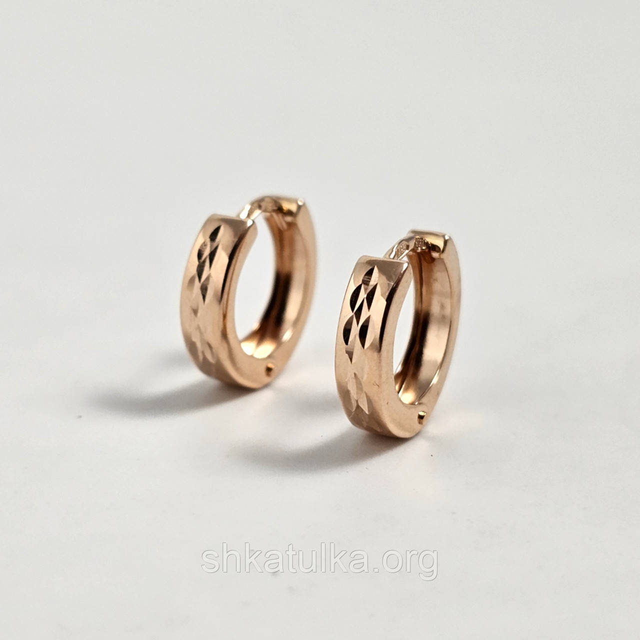 Золоті сережки кільця з діамантовою гранню конго без каміння