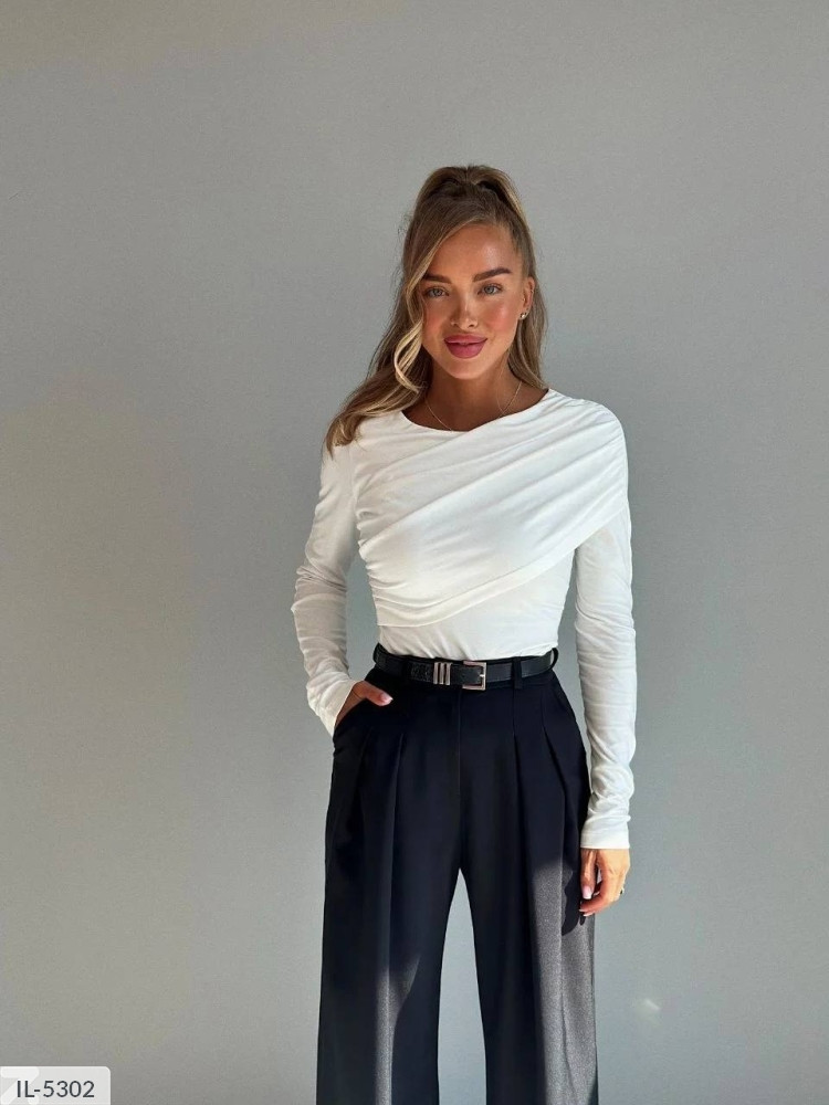 Кофта жіноча красива стильна обтисла класична на фігурі тонка легка на осінь зі складками арт 431