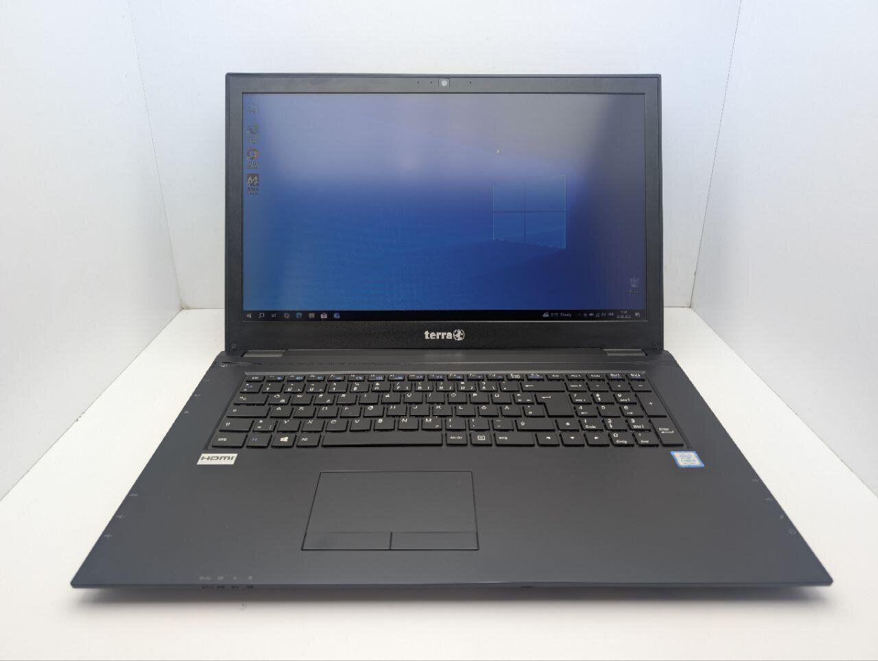 Б/в Ноутбук Terra Mobile 1715 17.3" 1600x900| Core i5-8250U| 8 GB RAM| 240 GB SSD| UHD 620