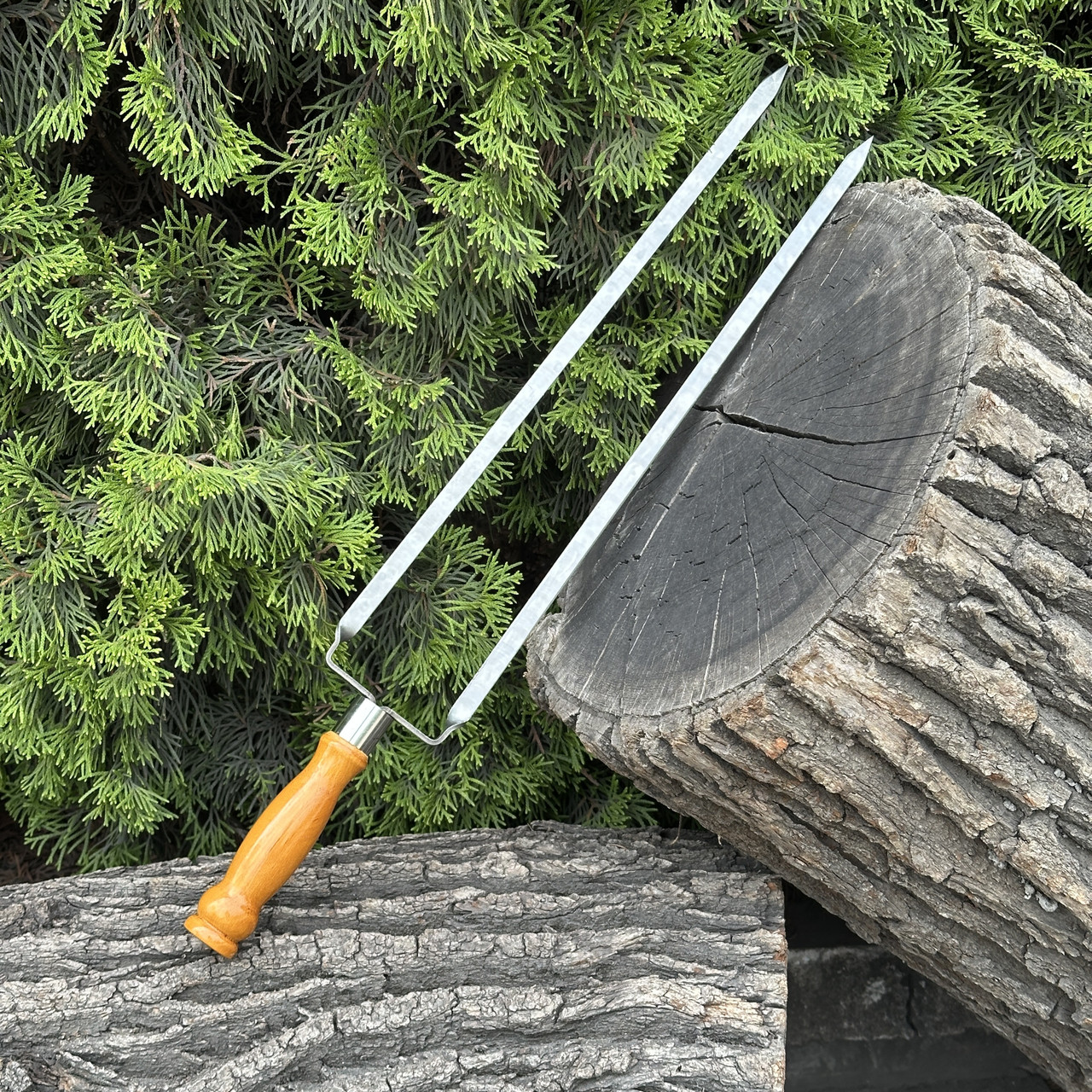 Подвійний шампур Mzavod з дерев'яною ручкою 630х12х3мм світлий, фото 1