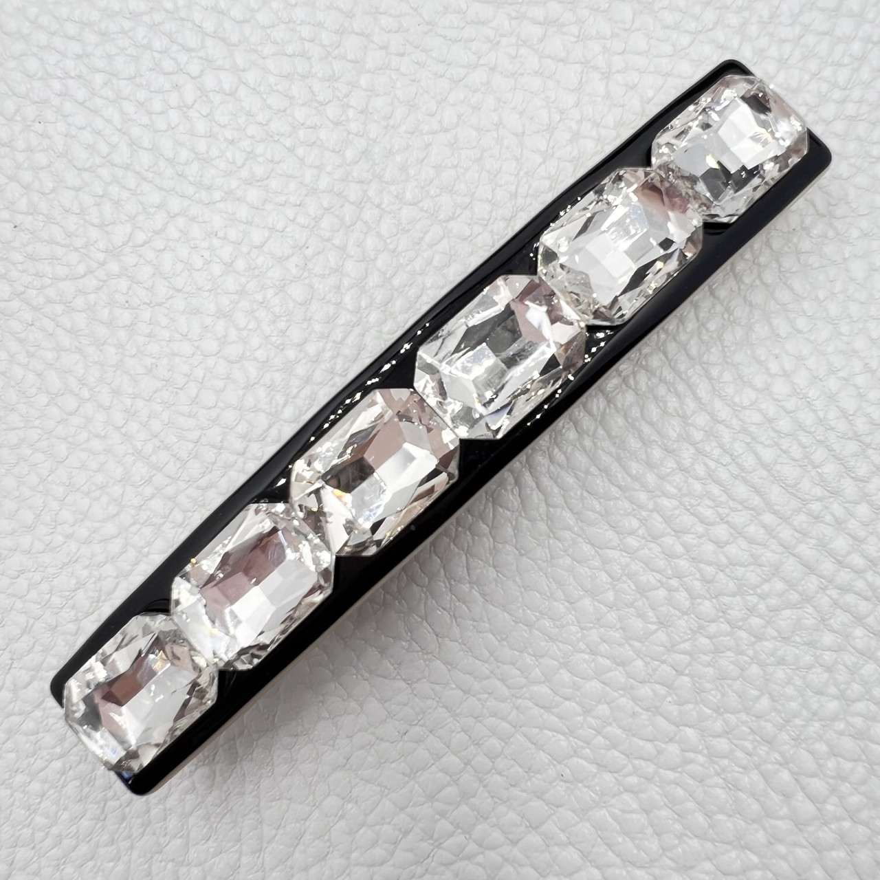 Шпилька автомат для волосся з білими кристалами, що переливаються, розмір 9 см висота 1.5 см