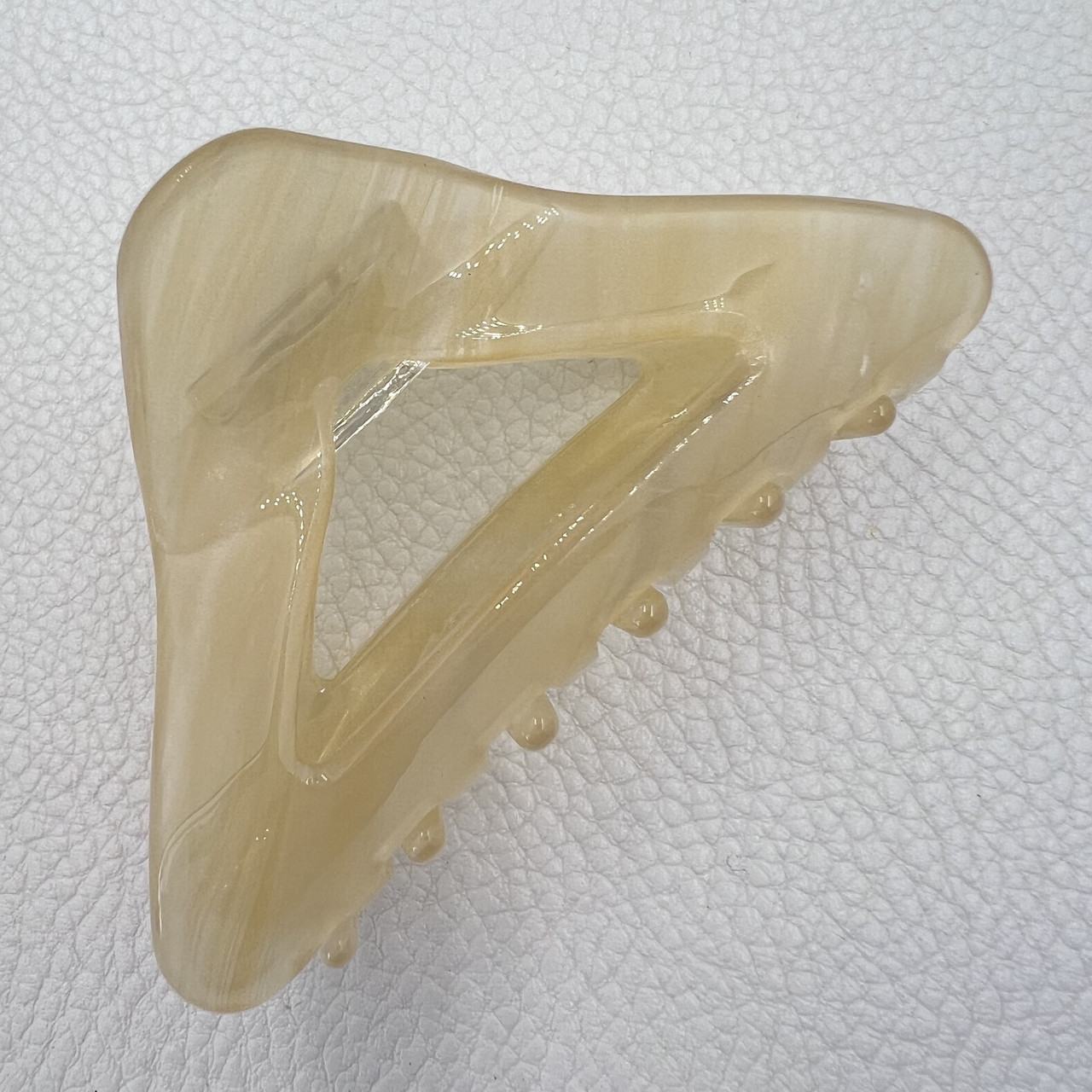 Краб для волосся міцний французький пластик трикутний колір слонова кістка 4.5 см ширина 7.5 см