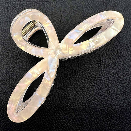 Краб для волосся акрил пластик із глянсовим перламутровим покриттям бантик бежевого кольору довжина 5 см ширина 11 см, фото 1