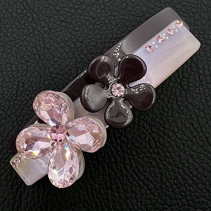 Шпилька автомат пВх для волосся з квітами та стразами рожевого бузкового відтінку довжина 9 см висота 2.5 см, фото 1