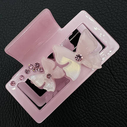 Краб для волосcя пластик пвх глянсовий з метеликами в стразах ніжно рожевого кольору довжина 4 см ширина 6 см, фото 1