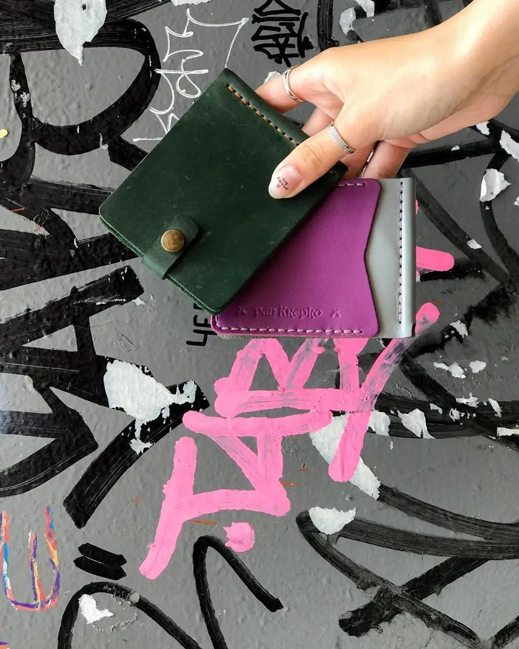 Жіночий маленький гаманець з натуральної шкіри на кнопці шкіряний затискач для грошей та карток Zosh зелений, фото 1