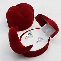 Футляр бархатный два сердца под одно или два кольца и украшения Инь-Янь красный бархат 5,5/7/5 см внутри белый