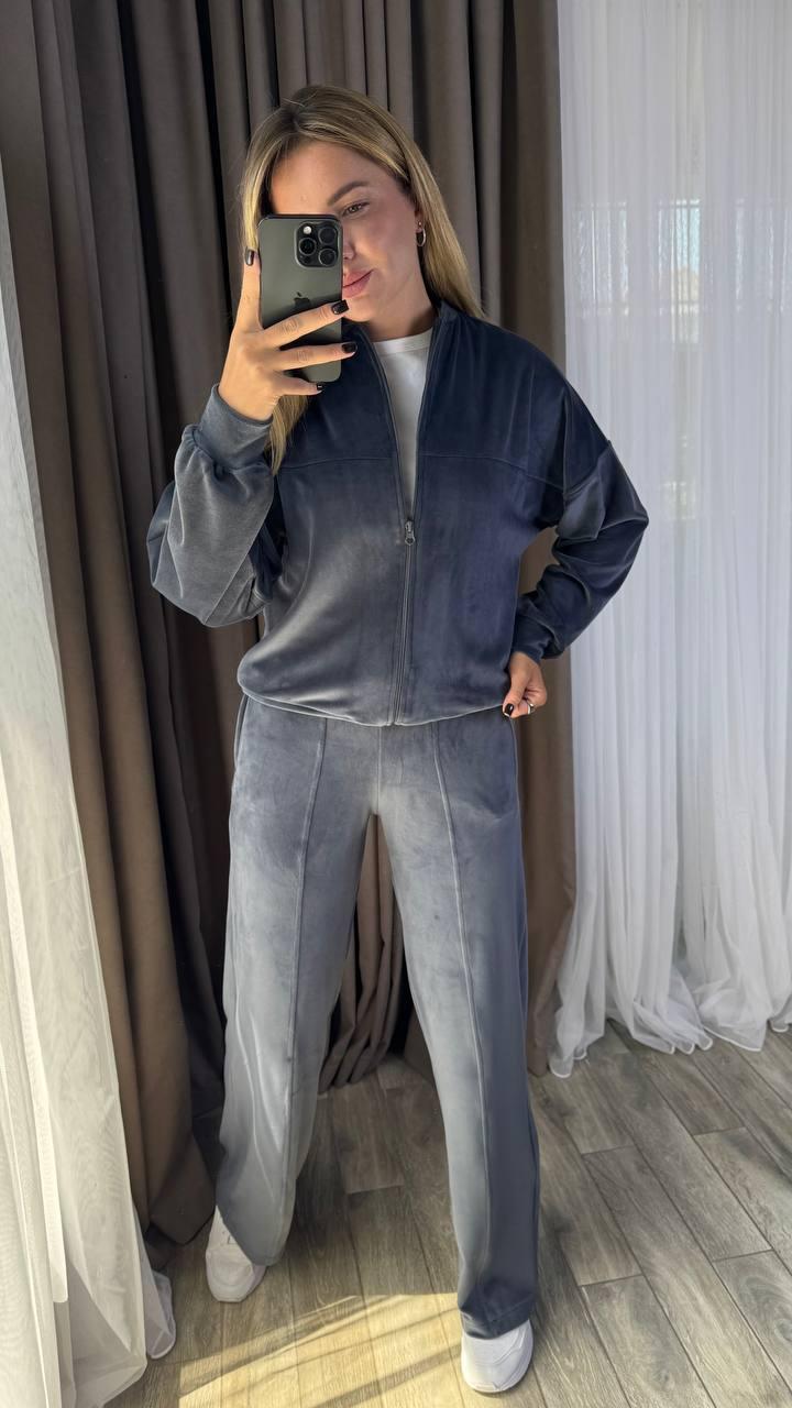 Велюровий спортивний жіночий костюм на молнії зі стрілками р.42-60 SPRING ГРАФІТ 769, фото 1