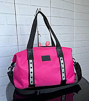 Спортивна жіноча сумка дорожня містка малинова текстиль
