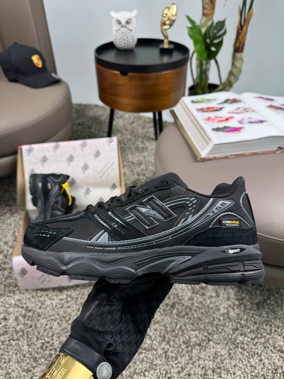 Чоловічі кросівки New Balance 758 All Black, кеди чоловічі замша шкіра текстиль чорні термо. Чоловіче взуття