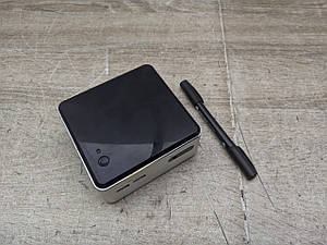 Неттоп Intel NUC D34010WYKH i3-4010U/8GB DDR3L/SSD 120GB/WiFi