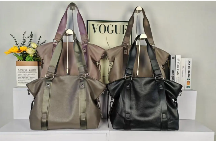 Сумка жіноча містка 38*32 см на блискавці зі штучної шкіри в різних кольорах Zhenya, фото 1