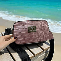 Жіноча маленька сумка клатч через плече колір темна пудра сумочка кросс боді з широким ременем з екошкірі кроко