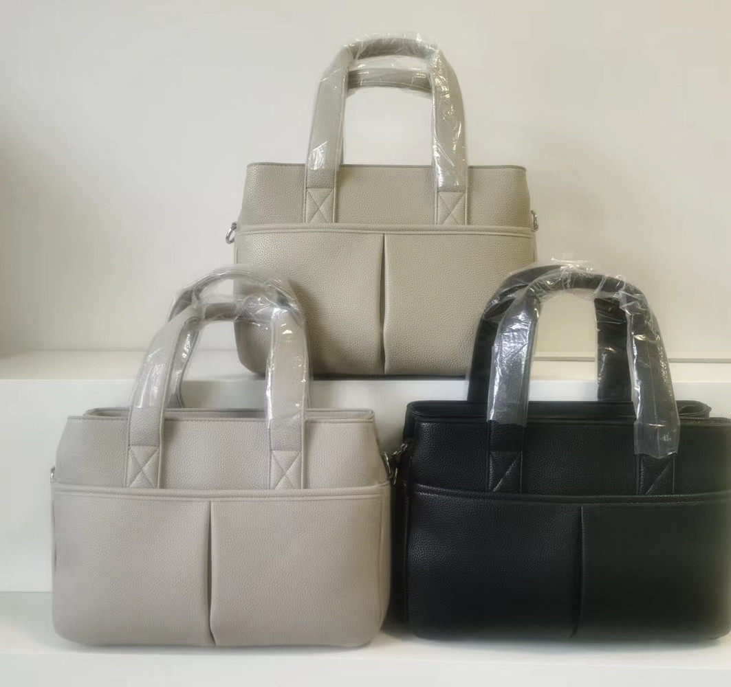 Сумочка жіноча прямокутна з ручками 33*23 см на блискавці зі штучної шкіри у різних кольорах Liza, фото 1