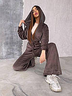 Стильний жіночий велюровий комбінезон