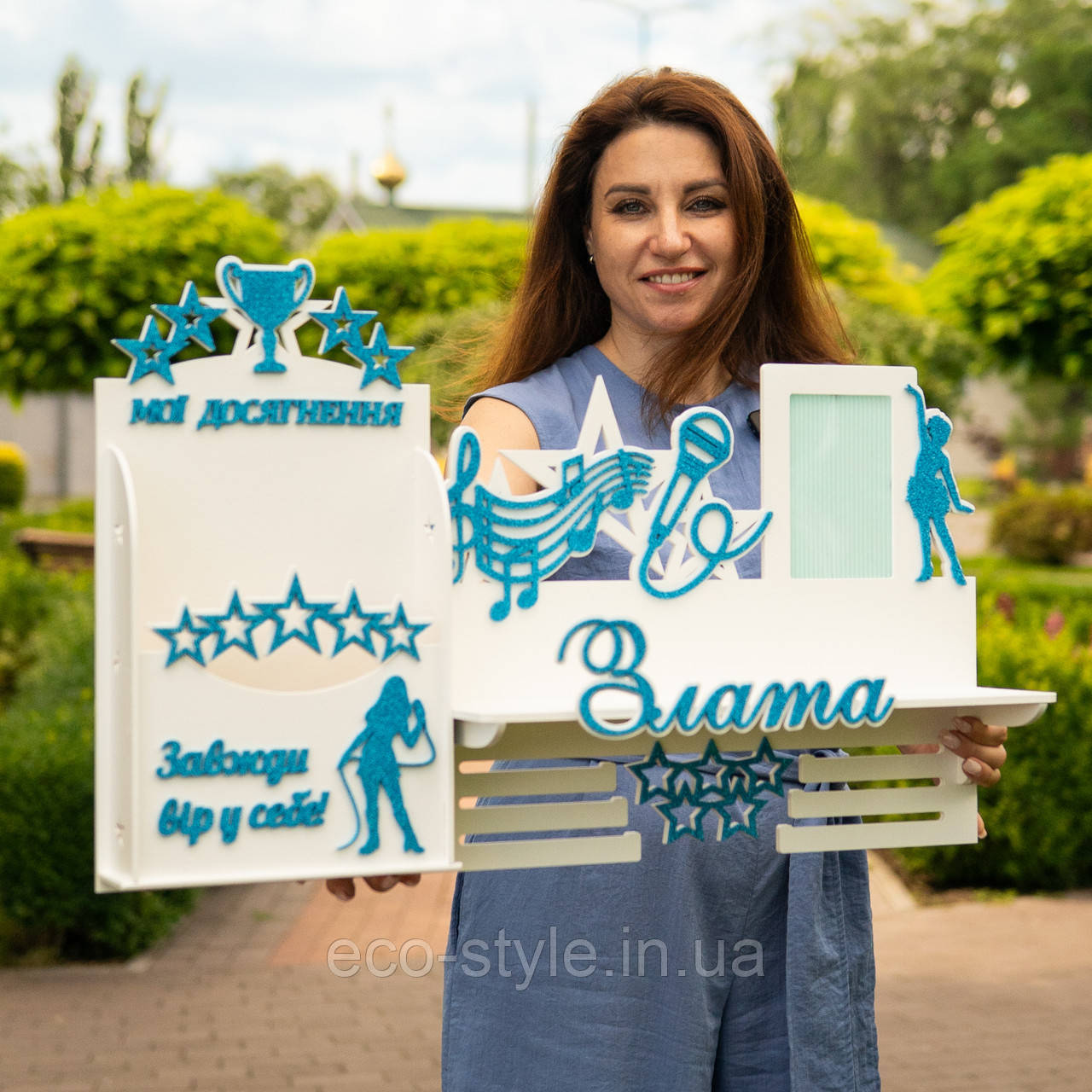Медальниця з вокалу для співачки. Полиця для кубків. Холдер для дипломів. Медальниця для нагород, фото 1