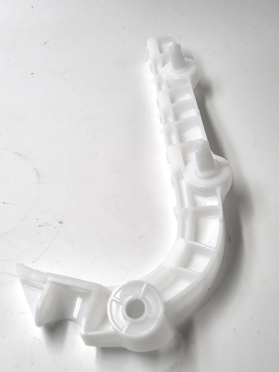 Кронштейн переднього бампера правий, оригінал 6400A588 Мітсубісі Аутлендер XL 2006-2012