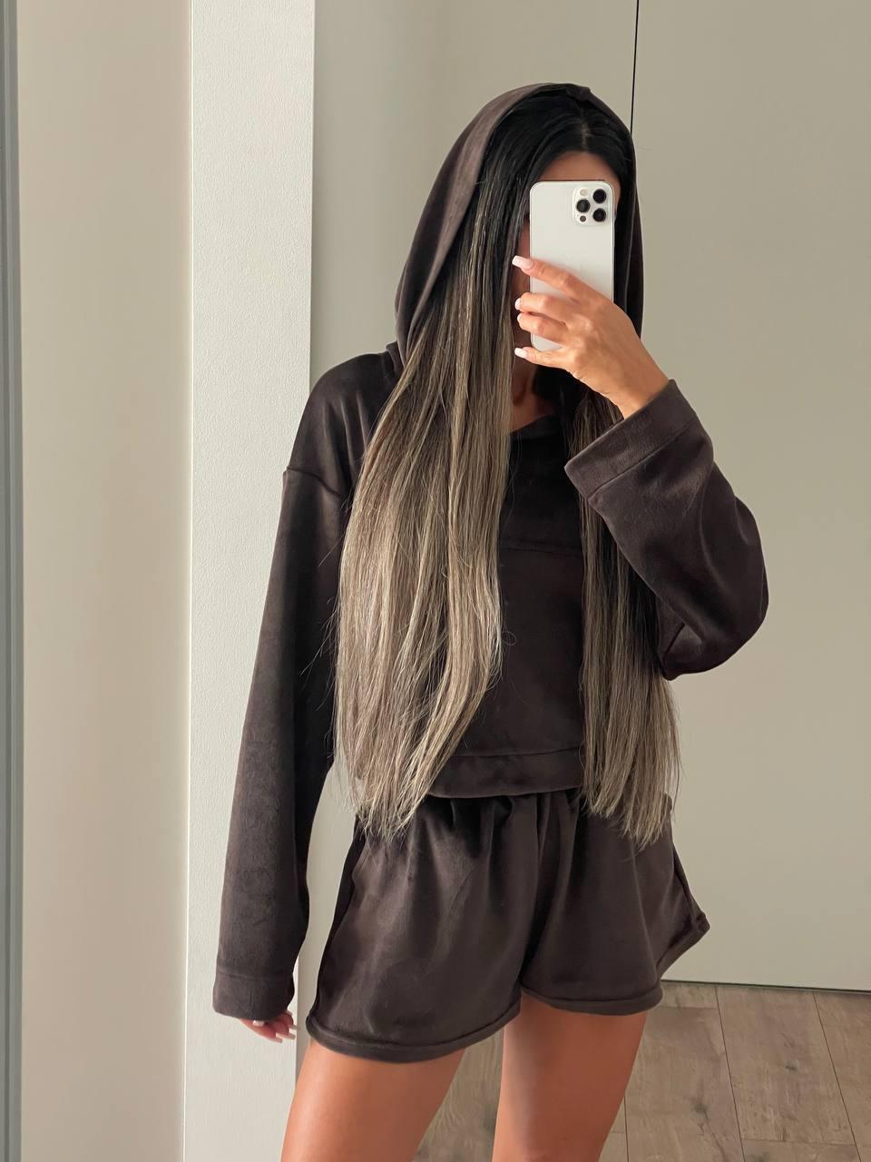 Костюм (худі з обʼємним капюшоном та шорти) шоколадного кольору, фото 1