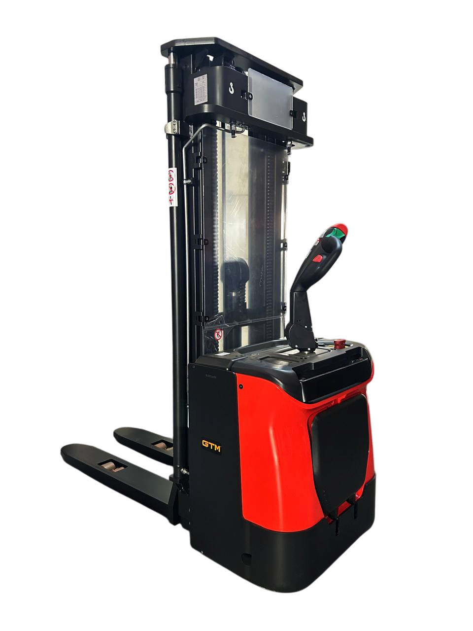 GTM Штабелер электрический самоходный 1,6т/5,3м 24В/240Ah с площадкой. оператора