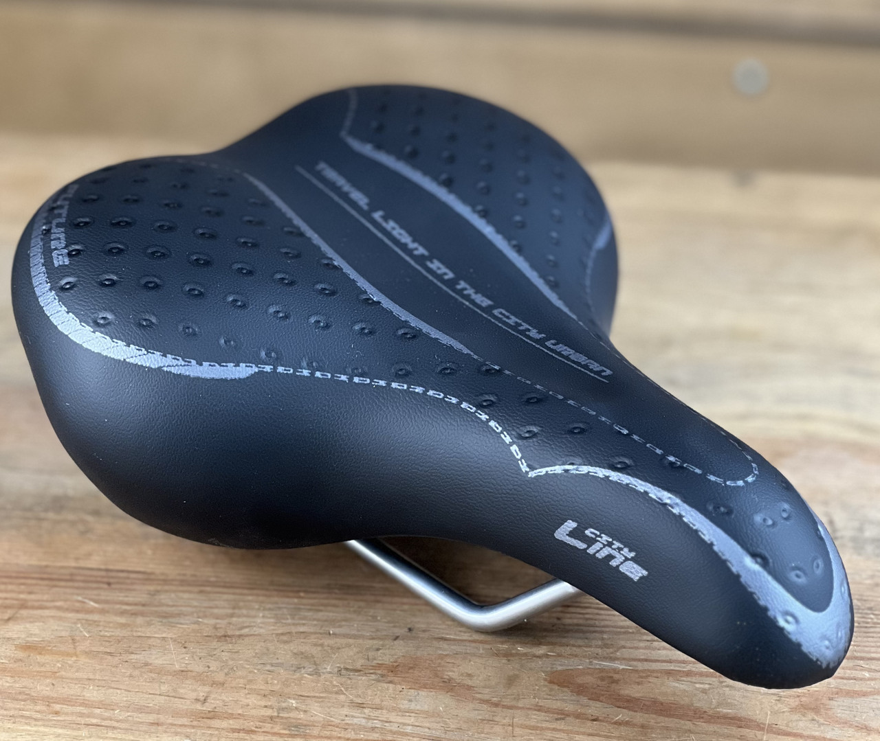 Сідло для велосипеда Monte Grappa EL FUTURE LADY 1900, з еластомерним демпфером, чорний, 250х190 мм, фото 1