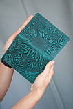 Обкладинка на паспорт шкіряна темно-бірюзова з тисненням Соняхи, фото 4