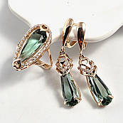 Комплект золотих прикрас з кварцем зеленим крапля та білими фіанітами 13.23