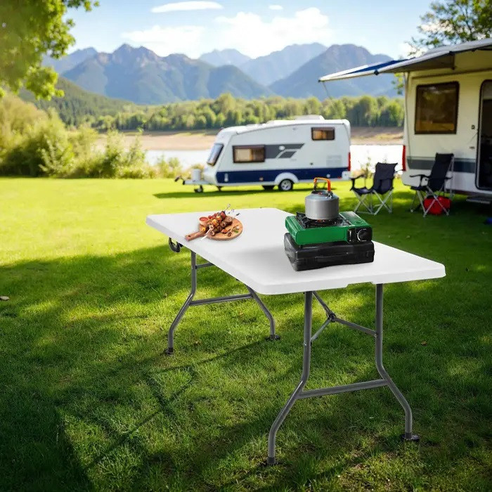 Універсальний кемпінговий стіл