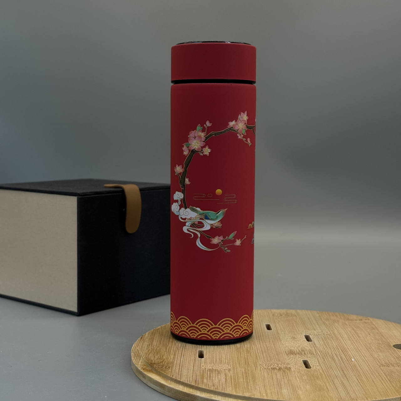 Термос із цифровим дисплеєм і матовим покриттям Червоний "Сакура", фото 1