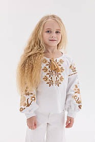 Дитяча стильна вишиванка для дівчинки з бежевою вишивкою