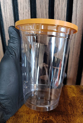 Стакан з кришкою