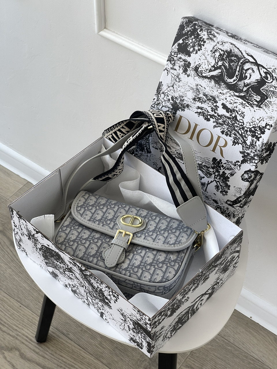 Жіноча сумка Christian Dior Bobby крос-боді на широкому плечі світло-сірий текстильний Крістіан Діор, фото 1