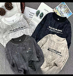 Стильний дитячий світшот унісекс у чорному кольорі з написом в розмірі 170