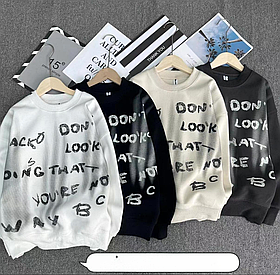 Трикотажна толстовка для хлопчика в білому кольорі