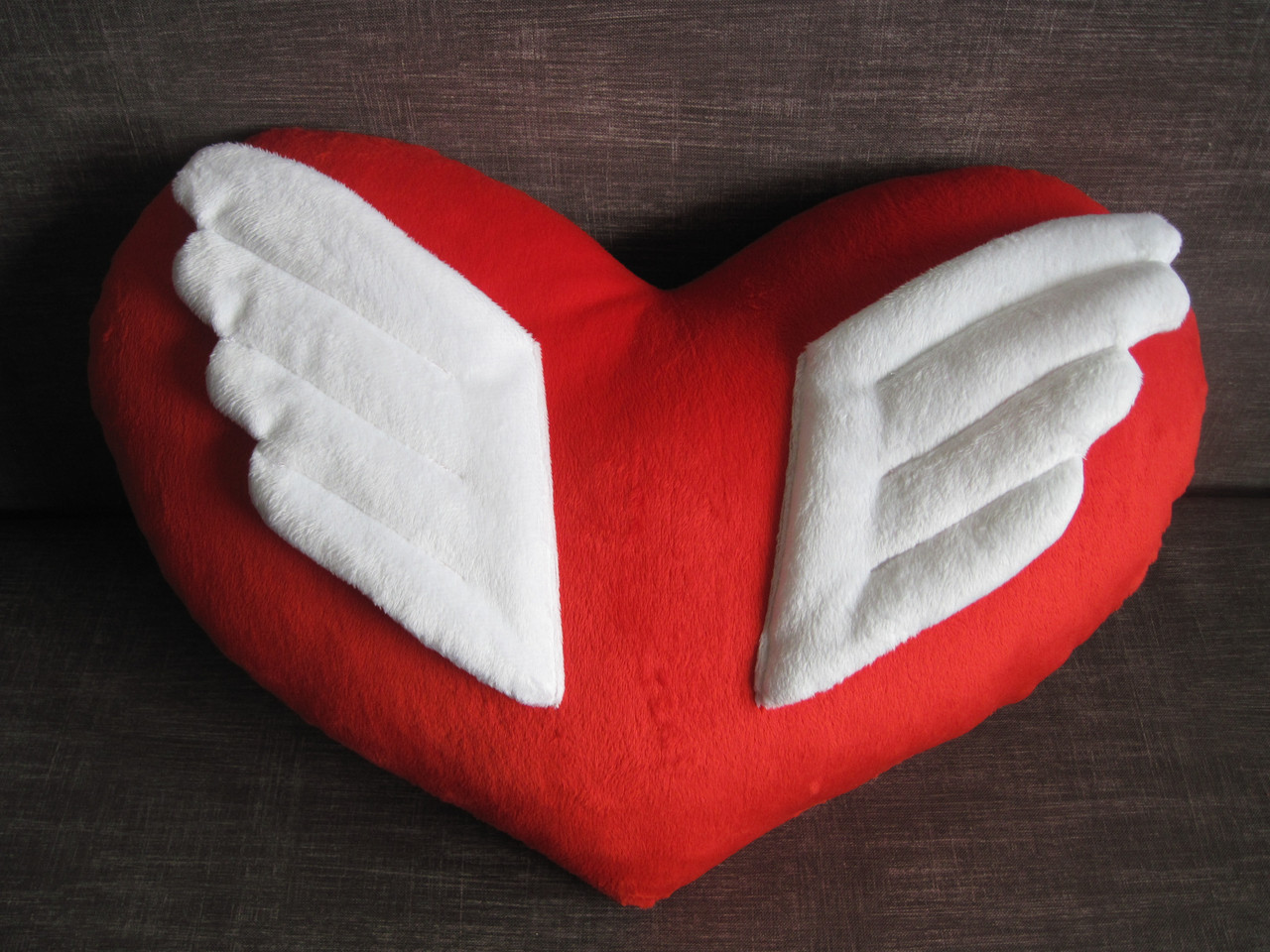 Декоративна подушка серце ангел ручна робота